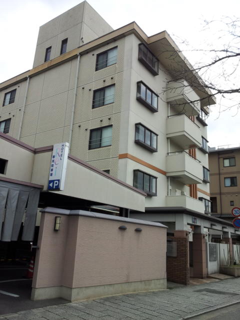 HOTEL Rei（レイ）(京都市東山区/ラブホテル)の写真『昼の外観①』by 少佐
