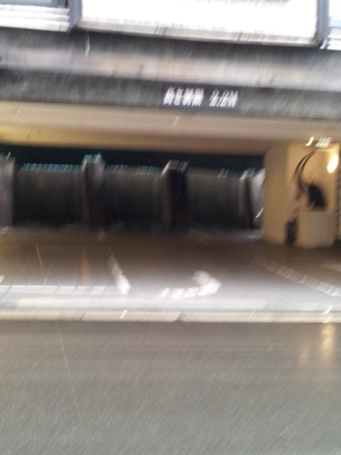ホテルアフリカ桜川店(大阪市/ラブホテル)の写真『昼前の駐車場の中』by 少佐