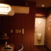 HOTEL Fine(ファイン)(新宿区/ラブホテル)の写真『301号室　ベッド方向から入り口　入り口ドアの左がユニットバス』by ニューロン