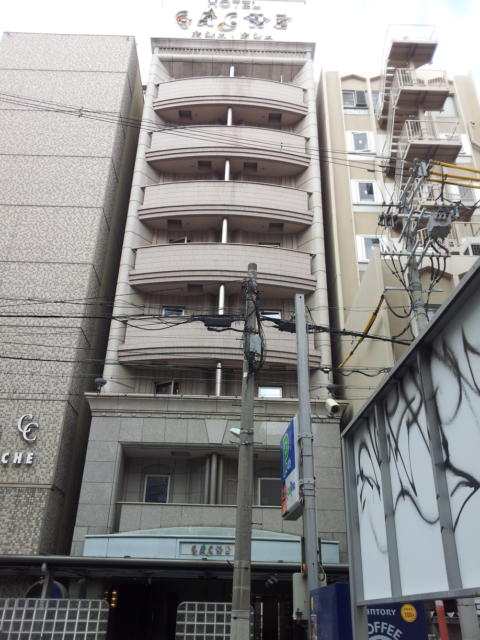 HOTEL CACHI（カシュカシュ）(大阪市/ラブホテル)の写真『昼過ぎの外観①』by 少佐