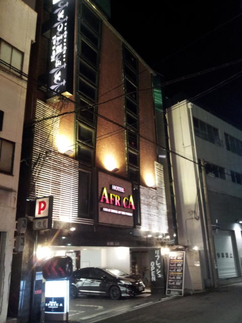 ホテルアフリカ桜川店(大阪市/ラブホテル)の写真『夜の外観③』by 少佐