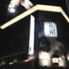 HOTEL TSUBAKI 錦糸町(墨田区/ラブホテル)の写真『夜の外観 北東の角概観』by ルーリー９nine