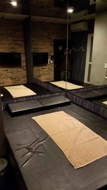 レンタルルーム メンフィス(柏市/ラブホテル)の写真『9号室　ベッド』by まこりん