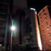 HOTEL Clover（クローバー）(名古屋市中村区/ラブホテル)の写真『夜の外観⑤』by 少佐