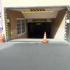 ホテル パープルアイ(大阪市/ラブホテル)の写真『昼過ぎの駐車場出入口付近』by 少佐