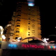 PENTHOUSE（ペントハウス）(名古屋市熱田区/ラブホテル)の写真『夜の外観②』by 少佐