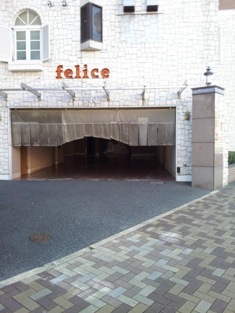 HOTEL felice(フェリーチェ)  名駅店(名古屋市西区/ラブホテル)の写真『昼の駐車場出口』by 少佐