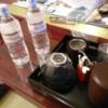 HOTEL GRASSINO URBAN RESORT(立川市/ラブホテル)の写真『302号室、お茶セットとミネラルウォーター』by おむすび