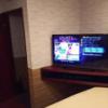 ホテル アトランタ(豊島区/ラブホテル)の写真『603号室　ベットから見た入り口とテレビ』by 巨乳輪ファン