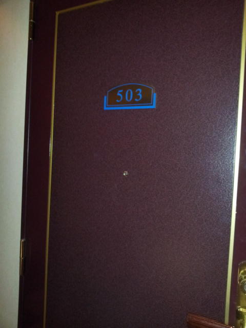 HOTEL PROUD（プラウド）(新宿区/ラブホテル)の写真『503号室の外扉②』by 少佐