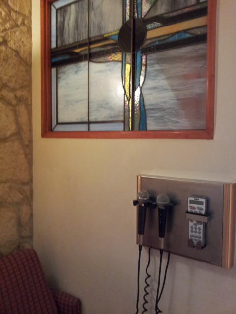 HOTEL PROUD（プラウド）(新宿区/ラブホテル)の写真『ソファ横のステンドグラス』by 少佐