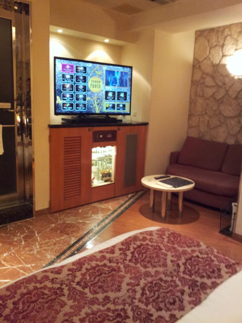 HOTEL PROUD（プラウド）(新宿区/ラブホテル)の写真『503号室の室内②』by 少佐