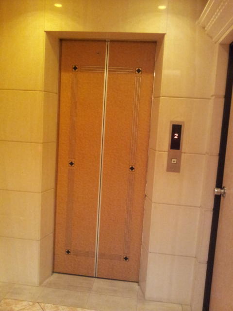 ビーナス(新宿区/ラブホテル)の写真『5階のエレベーターホール』by 少佐