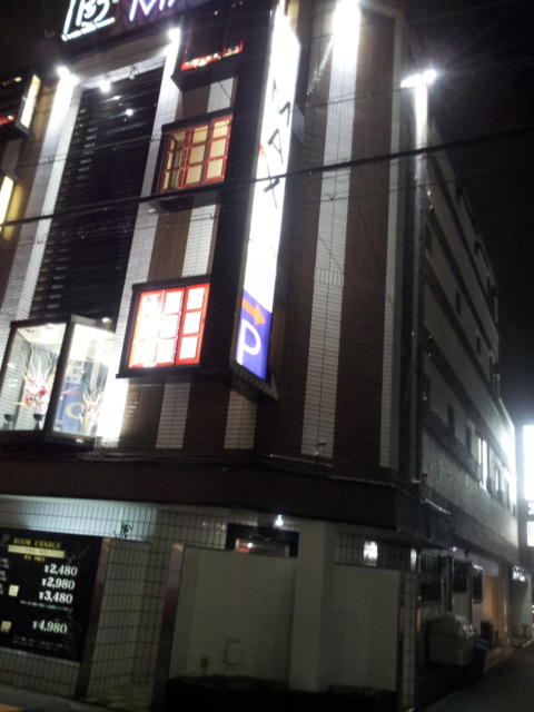 HOTEL MAX+ (マックスプラス)(尼崎市/ラブホテル)の写真『夜の外観⑧』by 少佐