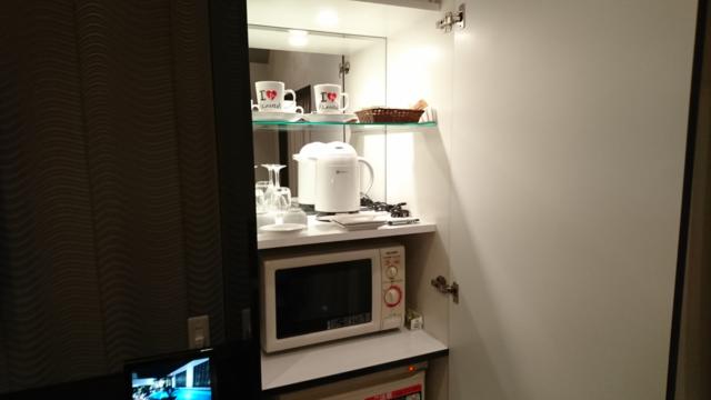 アラウダリゾート国立(国立市/ラブホテル)の写真『509号室、食器棚』by おむすび