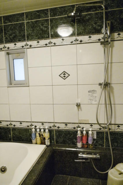 HOTEL STELLATE(ステラート)(新宿区/ラブホテル)の写真『204号室　浴室全景』by INA69