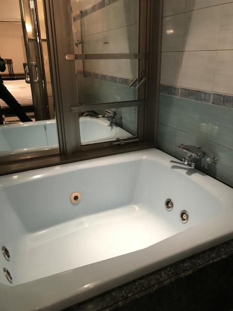 HOTEL TIFFARD（ティファード）(新宿区/ラブホテル)の写真『310号室の浴槽①』by 少佐