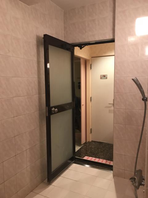 ラピア(新宿区/ラブホテル)の写真『207号室の浴室②』by 少佐