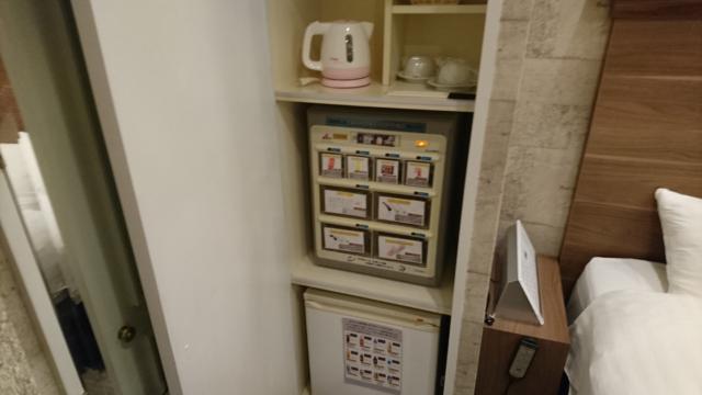 ホテル ボニータ相模原(相模原市/ラブホテル)の写真『食器棚』by おむすび