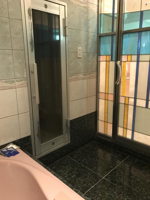 HOTEL TIFFARD（ティファード）(新宿区/ラブホテル)の写真『313号室の浴室①』by 少佐