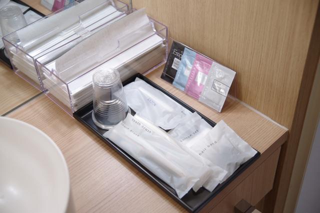 ヒルズホテル五反田(品川区/ラブホテル)の写真『802号室　洗面台のアメニティ』by マーケンワン