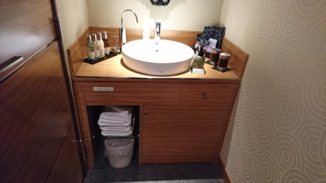 BANJAR(バンジャール) HOTEL＆SPA(所沢市/ラブホテル)の写真『203号室、洗面所』by おむすび