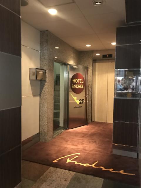 HOTEL ANDREE(アンドレ)(世田谷区/ラブホテル)の写真『1階のエレベーターホール』by 少佐