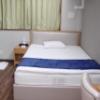 ホテル大山(新宿区/ラブホテル)の写真『305号室　ベッド』by マーケンワン