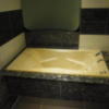 ホテルM(市川市/ラブホテル)の写真『506号室 浴室 （奥に立てかけてあるのはマット）』by ホテルレポったー