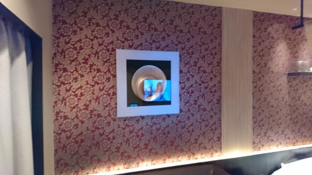 アラウダリゾート国立(国立市/ラブホテル)の写真『310号室、壁飾り』by おむすび