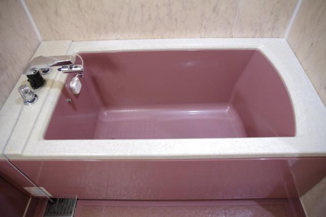 HOTELソシアルプラザ(さいたま市大宮区/ラブホテル)の写真『307号室　浴槽』by マーケンワン