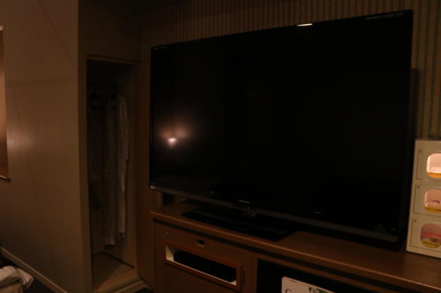 WILL SWEET(厚木市/ラブホテル)の写真『401号室大型液晶テレビ』by 夕立朝立