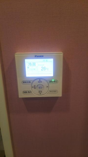 HOTEL TSUBAKI 錦糸町(墨田区/ラブホテル)の写真『210号室エアコン操作パネル』by ミド丸