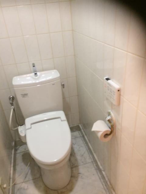 HOTEL Bless（ブレス)(新宿区/ラブホテル)の写真『405号室トイレ』by こういち
