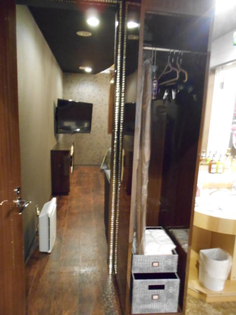 レステイ所沢(所沢市/ラブホテル)の写真『312号室、入り口から』by もんが～