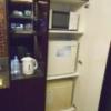 レステイ所沢(所沢市/ラブホテル)の写真『312号室、電子レンジと冷蔵庫など』by もんが～