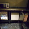 スターリゾートI(入間市/ラブホテル)の写真『107号室、電子レンジと冷蔵庫など』by もんが～