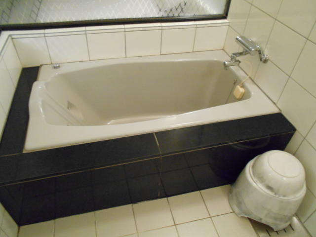 Bloom(ブルーム)(瑞穂町/ラブホテル)の写真『403号室、浴槽』by もんが～