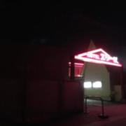 ホテル エリーゼ 白根店(新潟市南区/ラブホテル)の写真『夜の裏側入り口』by Men