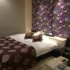 HOTEL SIMPLON(シンプロン)(柏市/ラブホテル)の写真『407号室 ベッド』by mee