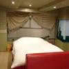 ホテル ロッソ(羽島市/ラブホテル)の写真『801号室ベッド』by カートゥーン