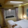 ホテル カランコロン(尼崎市/ラブホテル)の写真『102号室　ベッド周り』by DDDR