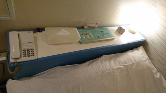 PRINCESS1世(プリンセスイッセイ)(文京区/ラブホテル)の写真『303号室 ベッド枕元』by ＬＳＰＤ