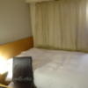 HOTEL SHERWOOD（シャーウッド）(台東区/ラブホテル)の写真『708 ベッドと机』by DDDR