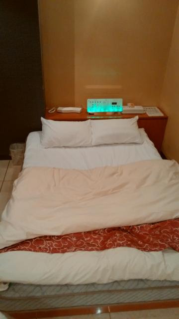 HOTEL KATSURA(カツラ)(台東区/ラブホテル)の写真『203号室：ベッド全景』by オレの地雷を越えてゆけ！