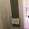 HOTEL SARA 錦糸町(墨田区/ラブホテル)の写真『204号室 浴室ドア （左ドア：トイレ、右側：廊下の向こうに撮影スペース）』by ルーリー９nine