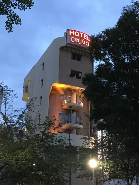 ホテル ミュー(台東区/ラブホテル)の写真『公園側からの夜の外観②』by 少佐