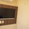 新橋レンタルルーム24コスモスⅢ(港区/ラブホテル)の写真『1号室　テレビとエアコン』by INA69
