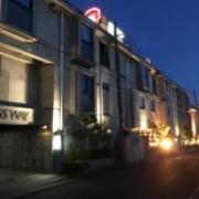 ホテル クロスウェイ(水戸市/ラブホテル)の写真『夜の外観③』by 少佐