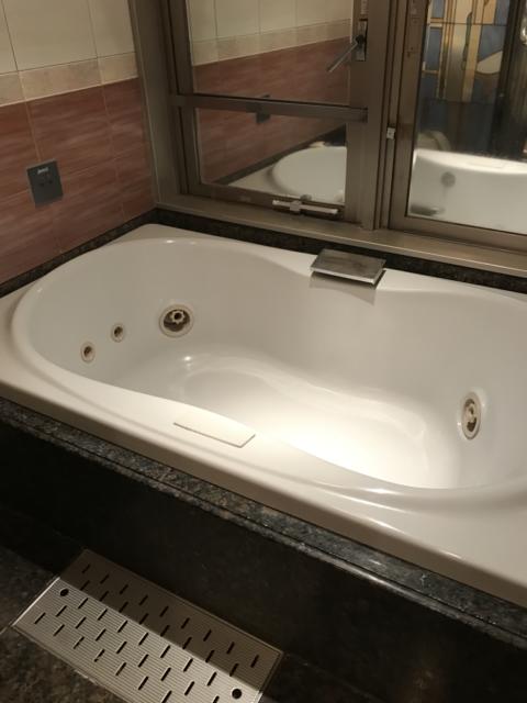HOTEL TIFFARD（ティファード）(新宿区/ラブホテル)の写真『712号室の浴槽②』by 少佐